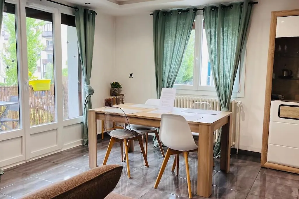 Appartement Proche Centre Ville Avec Parking Gratuit Annecy